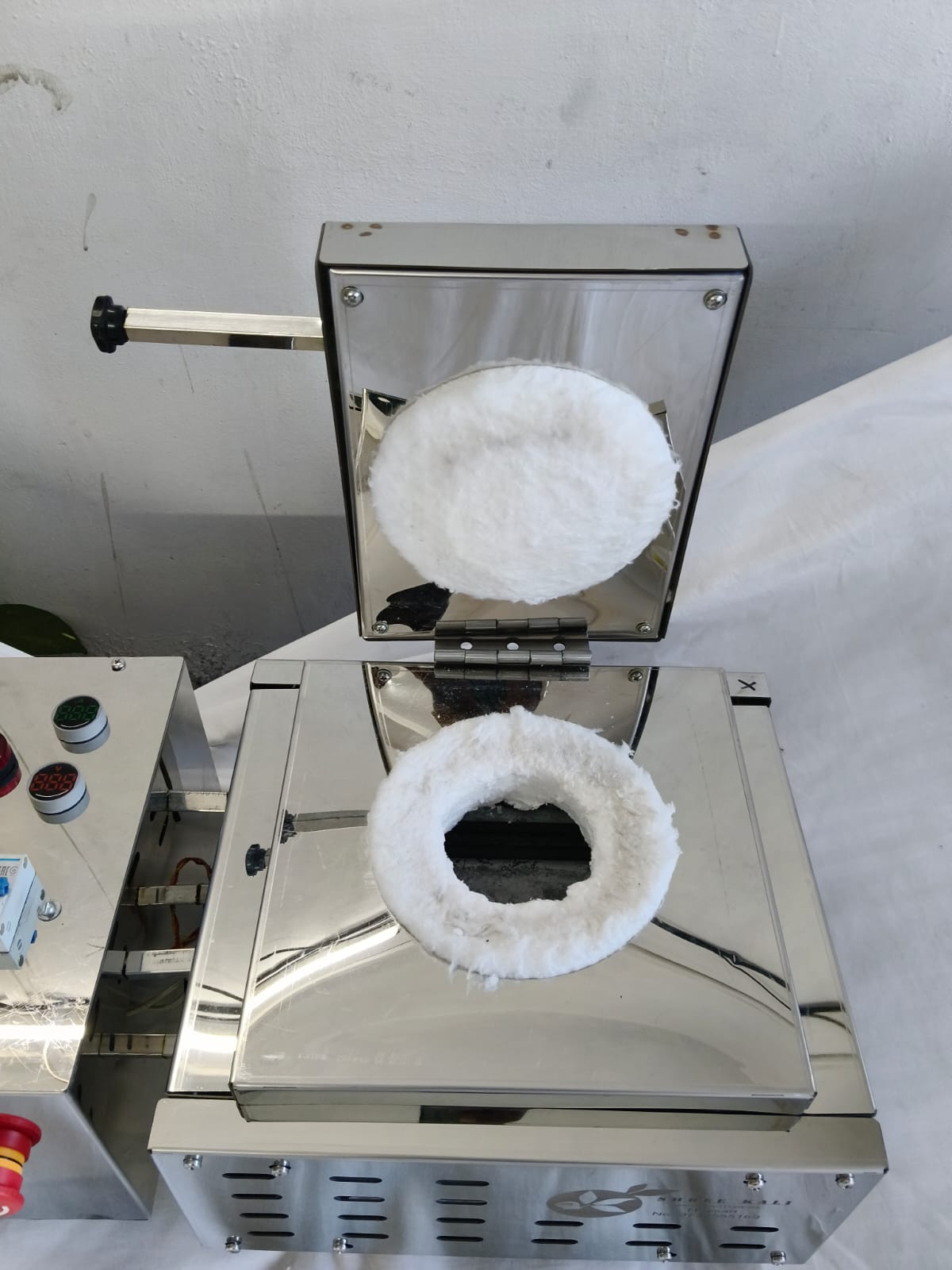 Shree Kali furnace top chamber opening view