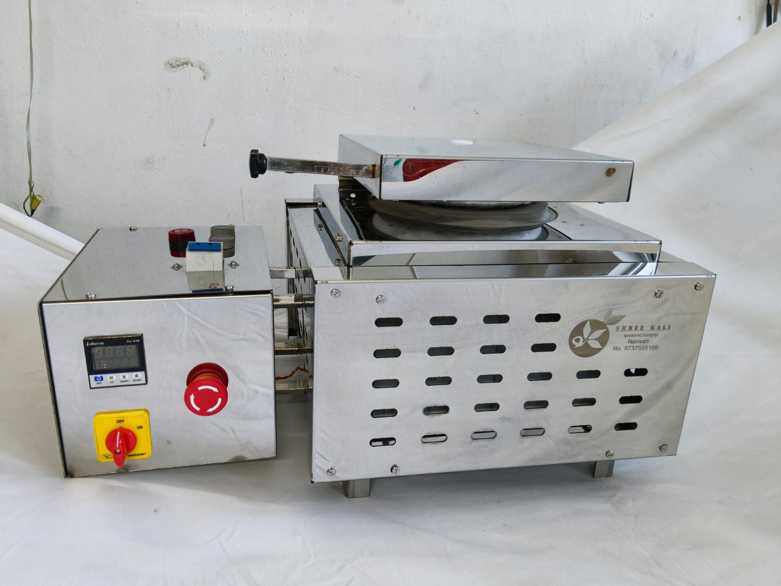 Shree Kali furnace open lid and insulation ring front view